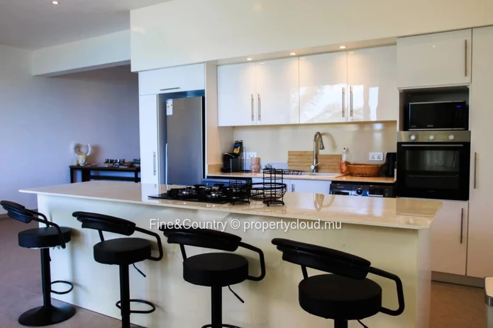 Appartement moderne avec vue spectaculaire sur la mer
