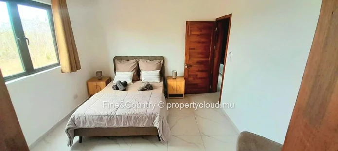Villa neuve de 4 chambres à louer Rs 170000