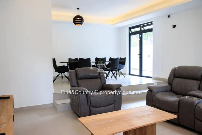 Townhouse Moderne à Vendre