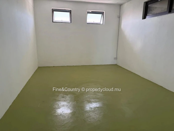 FOR RENT – 5 Commercial Units (Interconnected or Independent)