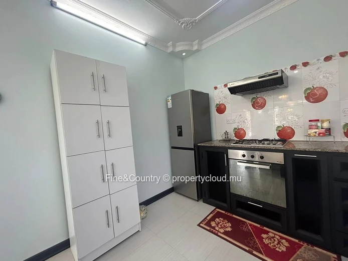 À vendre Rs0 Belle maison spacieuse avec Piscine !