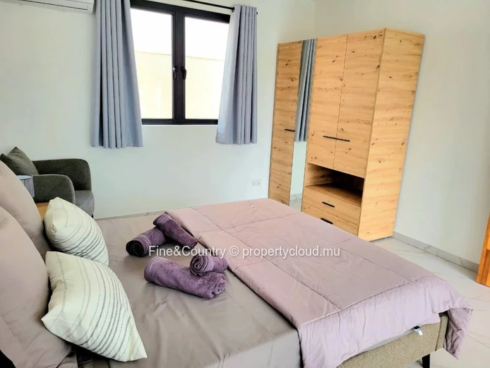 Villa neuve de 4 chambres à louer Rs 170000