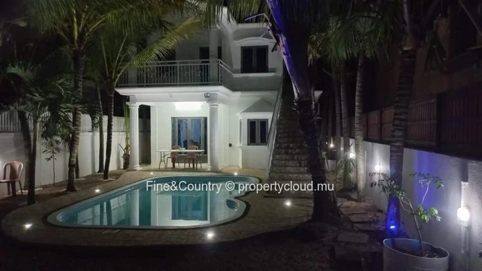 À vendre – Maison avec piscine à Pereybère