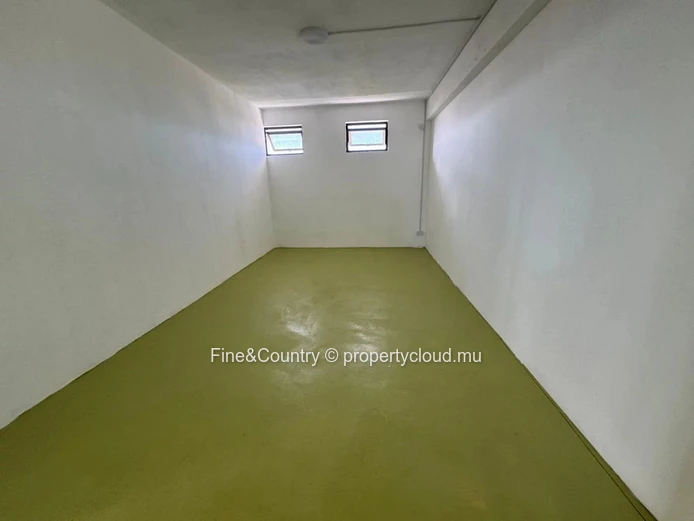 FOR RENT – 5 Commercial Units (Interconnected or Independent)