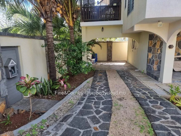 À Louer – VILLA PRESTIGE À PÉREYBÈRE
