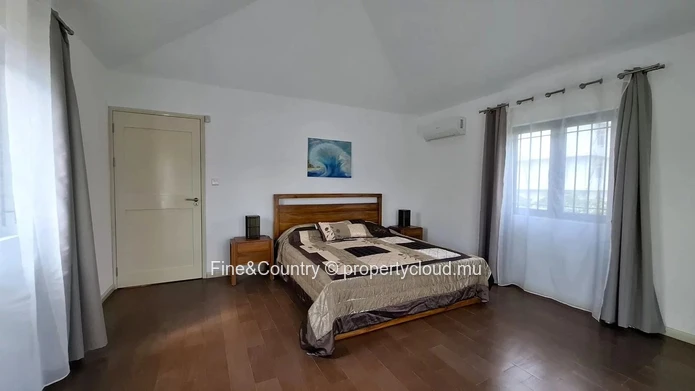 FOR SALE:  Unfurnished home for large family / rental investment