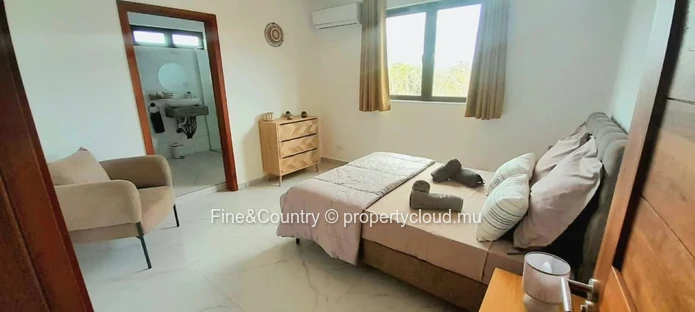 Villa neuve de 4 chambres à louer Rs 170000