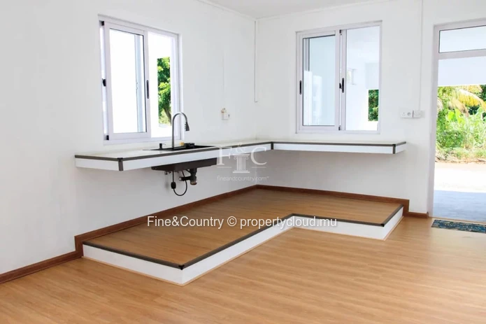 Maison Neuve à Vendre à Poste de Flacq – 3 Chambres + Bureau