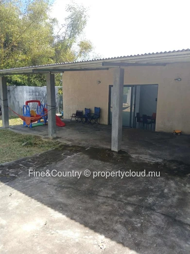 A vendre  –2 Maisons d’ exceptions avec vue sur mer.