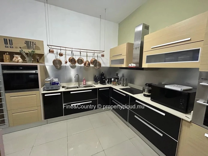 A Vendre Rs 17M Penthhouse Exceptionnel