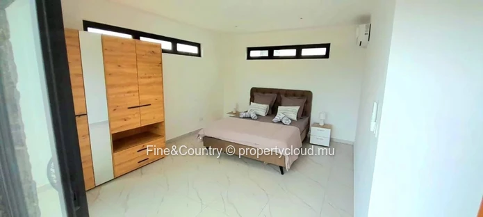 Villa neuve de 4 chambres à louer Rs 170000
