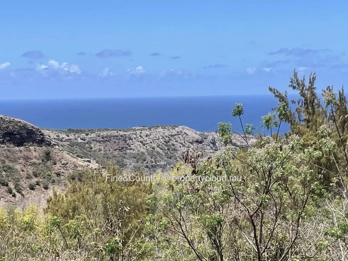 For Sale: Exceptional Land in Rodrigues – 6 Arpents