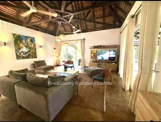 À Vendre – Villa D’Exception À Bain Bœuf