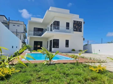 4 Bedroom Villa