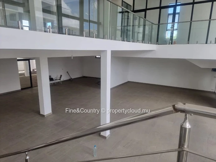 À louer / à commercialiser – bâtiment commercial d’exception