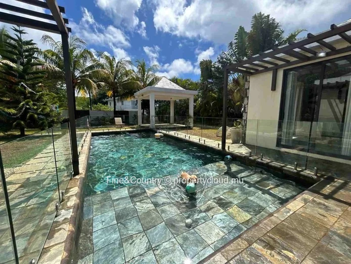 FOR SALE: Beautiful Home in a Secure Residence, Ideal for Families