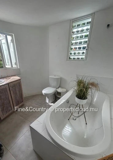 Belle villa vue mer à louer - Rs 175,000/mois