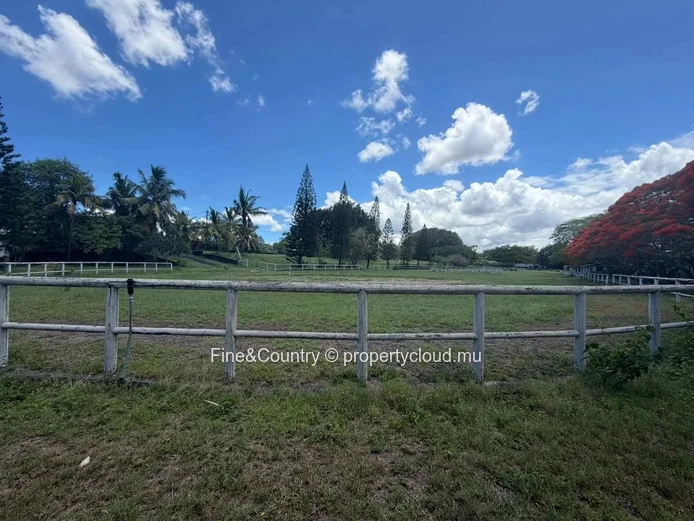 À Vendre – Domaine Équestre et Résidentiel d’Exception