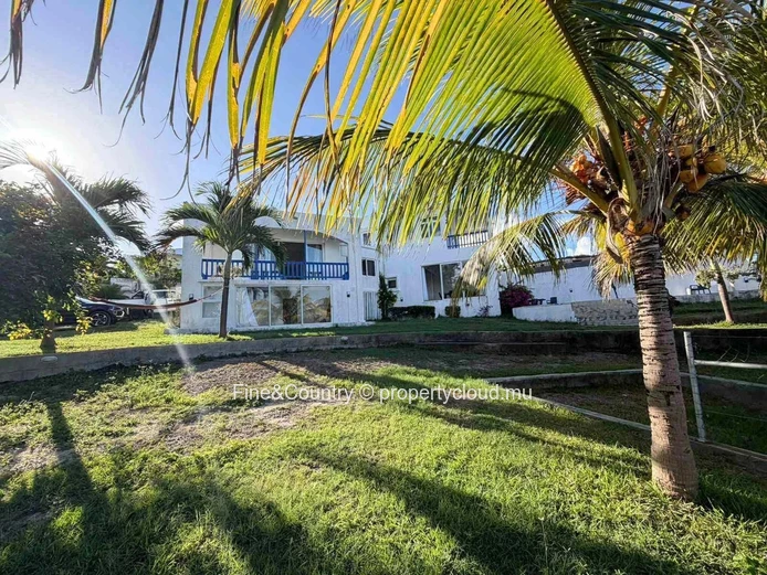 Exceptional Waterfront Villa in Calodyne – For Rent