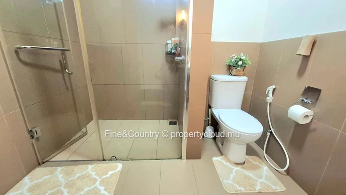 Duplex Penthouse – Montagnes, Bien-être & Commodités en Ville