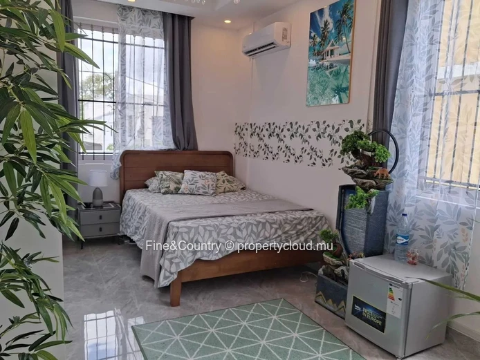 Maison 3 Chambres avec Piscine et Rooftop à Vendre