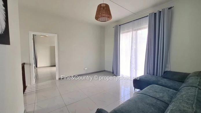 À Vendre – Villa Neuve et Élégante