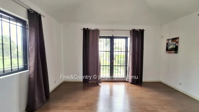 FOR SALE:  Unfurnished home for large family / rental investment