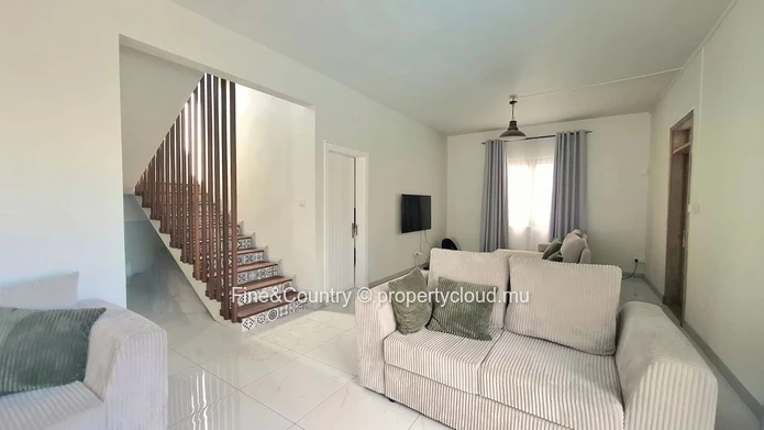 À Vendre – Villa Neuve et Élégante
