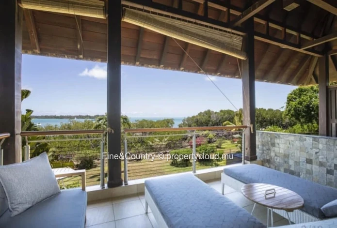 A vendre : Appartement de luxe pieds dans l’eau a Anahita Resort