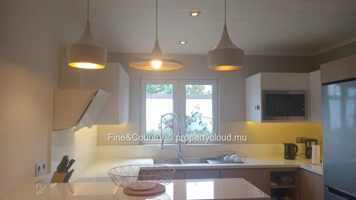A Vendre 550 000 euros Superbe Villa dans un complexe privé et sécurisé a Grand Baie