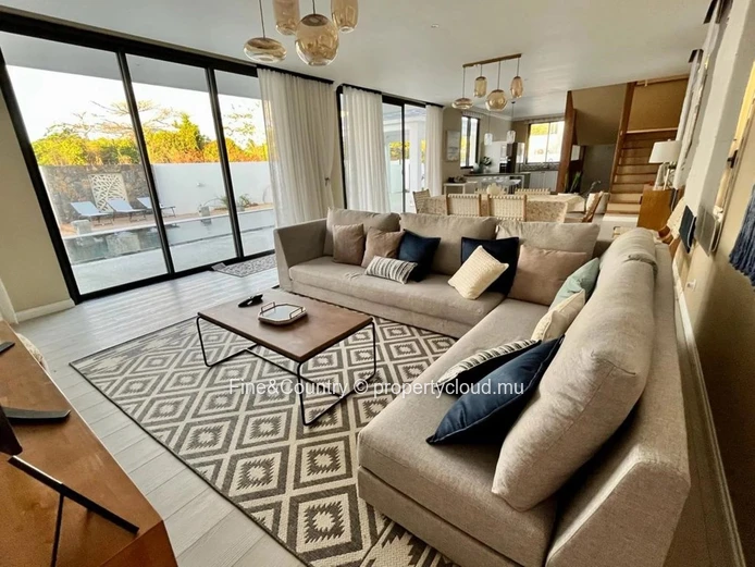For Rent – Contemporary, Private and Secure Villa in Calodyne