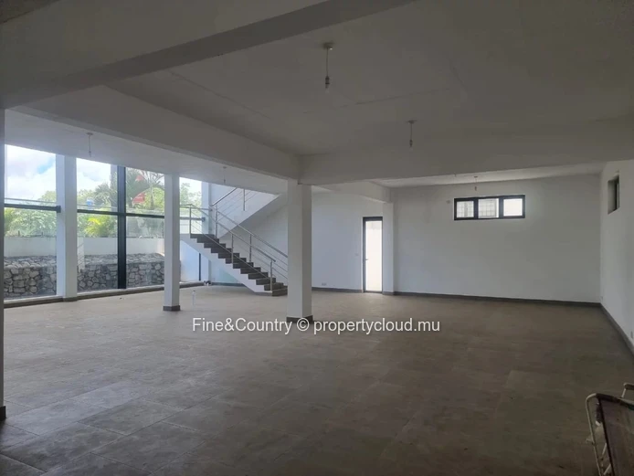 À louer / à commercialiser – bâtiment commercial d’exception