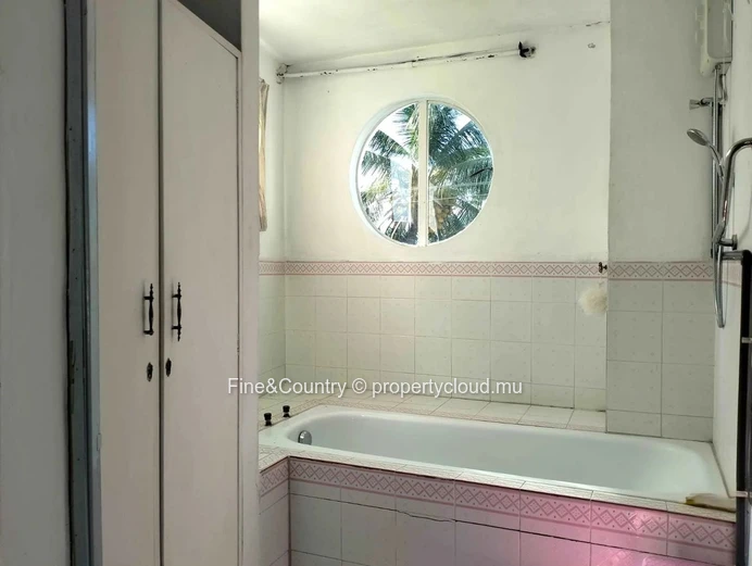 Prime Investment Opportunity! Commercial Centre with apartments for Sale.