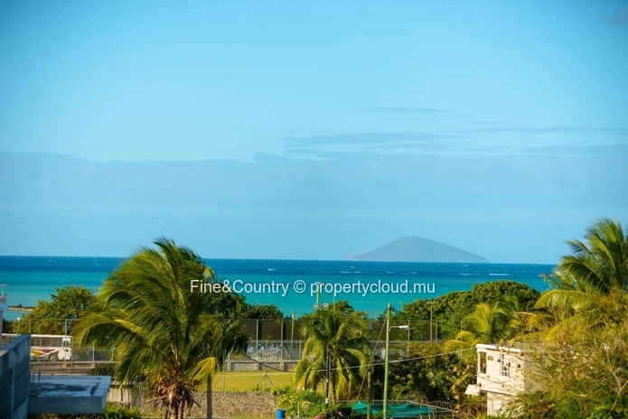FOR SALE:  Unfurnished home for large family / rental investment