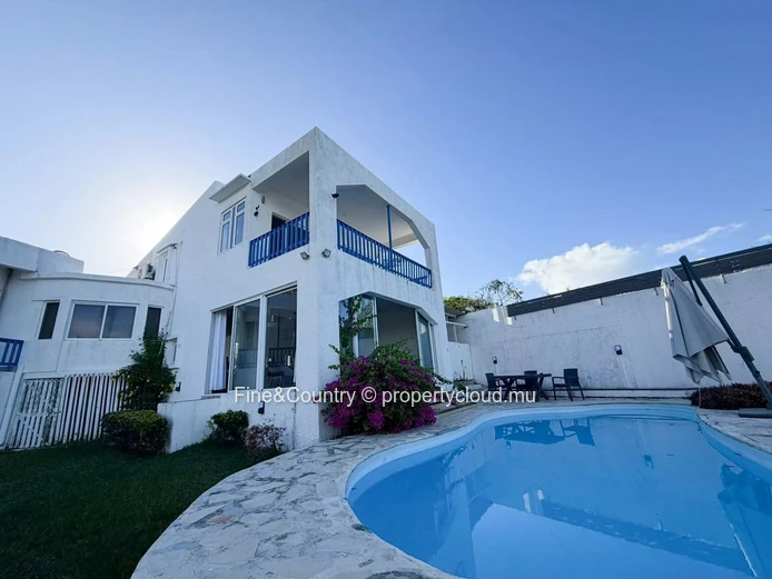 Exceptional Waterfront Villa in Calodyne – For Rent
