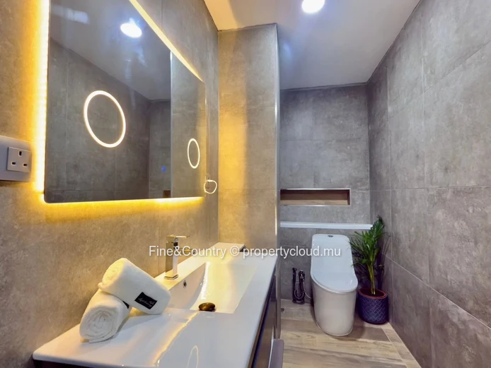 À Vendre- Penthouse d’exception avec rooftop privé et piscine