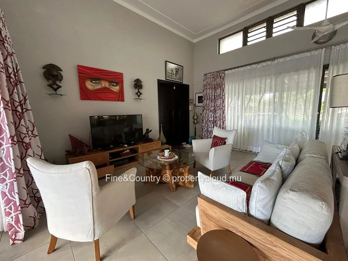 FOR RENT 120,000/month animals accepted with Gardener, pool attendant, housekeeper