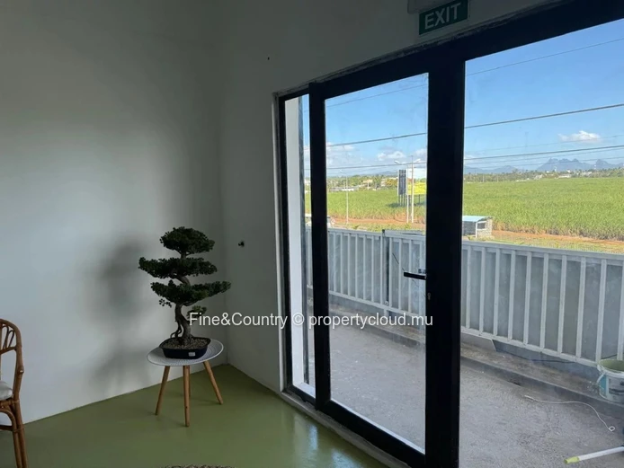 FOR RENT – 5 Commercial Units (Interconnected or Independent)