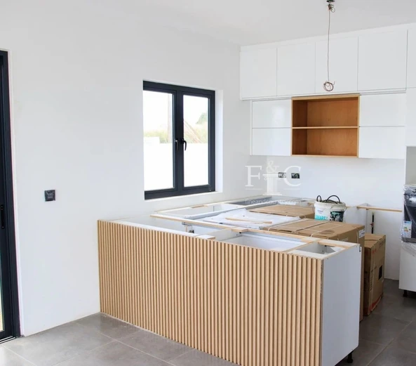 Deux Villas à Vendre à The Vale – Opportunité Résidentielle et d’Investissement