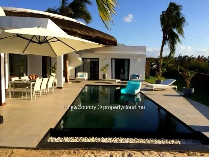 A Vendre-Villa D’exception avec vue mer et permis de résidence a vie ! Rs (accessible aux étrangers)