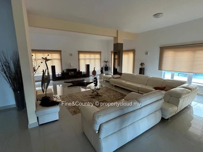 A Vendre Rs 17M Penthhouse Exceptionnel