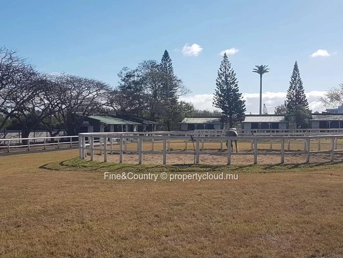 À Vendre – Domaine Équestre et Résidentiel d’Exception