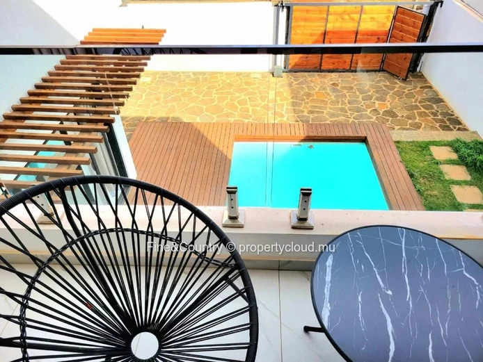 Villa neuve de 4 chambres à louer Rs 170000