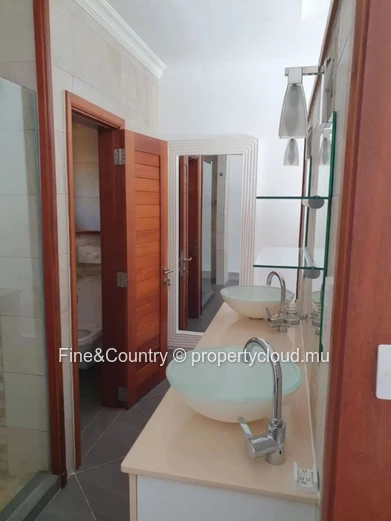 A louer à 130 000rs/mois Magnifique villa
