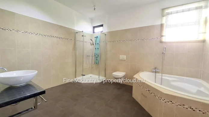 FOR SALE:  Unfurnished home for large family / rental investment
