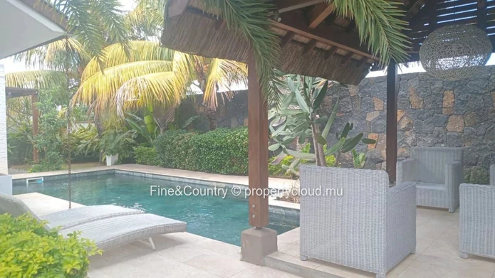 A Vendre 550 000 euros Superbe Villa dans un complexe privé et sécurisé a Grand Baie